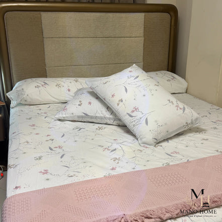 طقم ملاية سرير استك مشجر أوف وايت مع أكياس مخدات قطن مصرى Mano Home